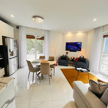 Vanecia's Luxury San Remo